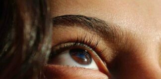 Does a Non-Surgical Upper Eyelid Lift Really Work? Eyelid Lift